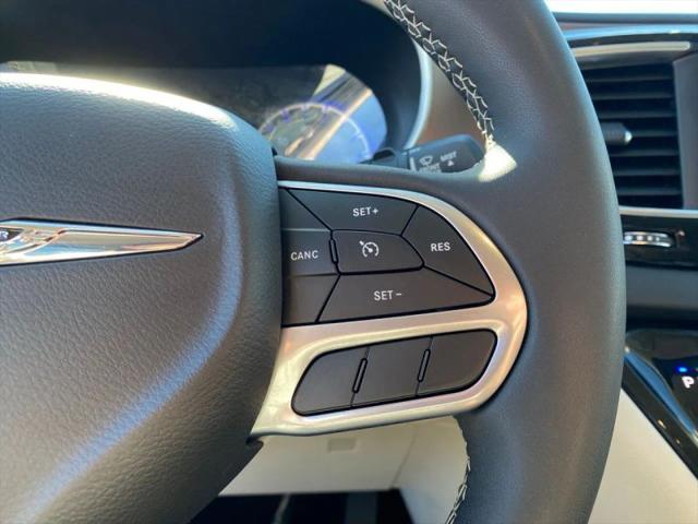 2024 Chrysler Voyager LX
