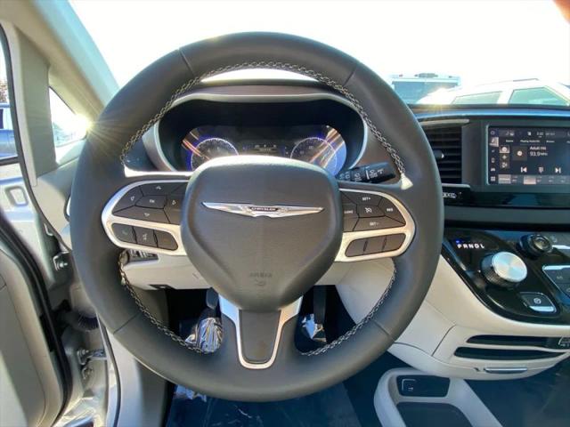 2024 Chrysler Voyager LX