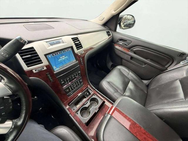 2011 Cadillac Escalade Luxury