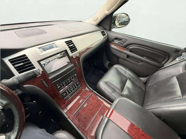 2011 Cadillac Escalade Luxury