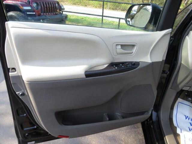 2015 Toyota Sienna L 7 Passenger