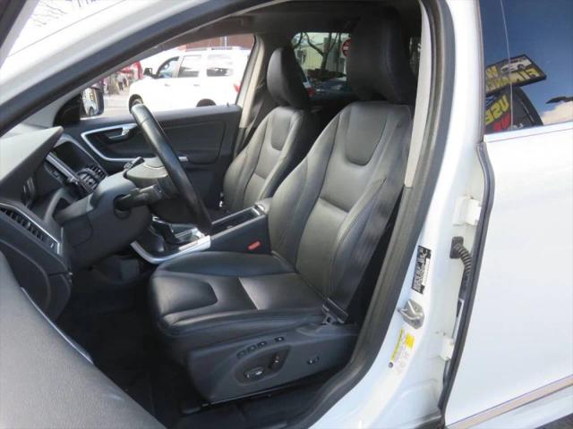 2016 Volvo XC60 T6 Drive-E Platinum
