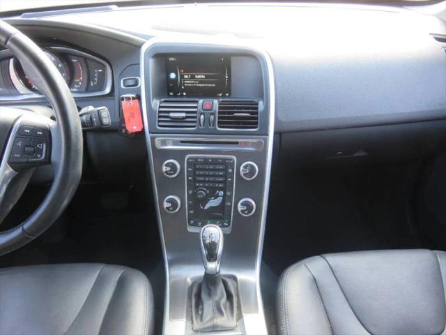 2016 Volvo XC60 T6 Drive-E Platinum