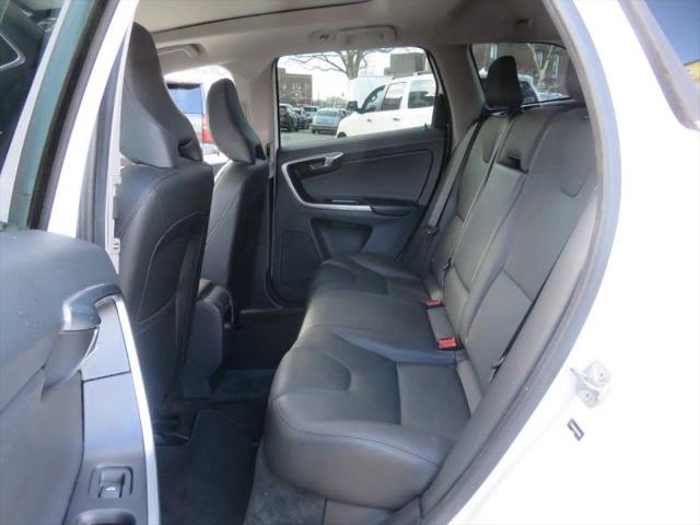 2016 Volvo XC60 T6 Drive-E Platinum
