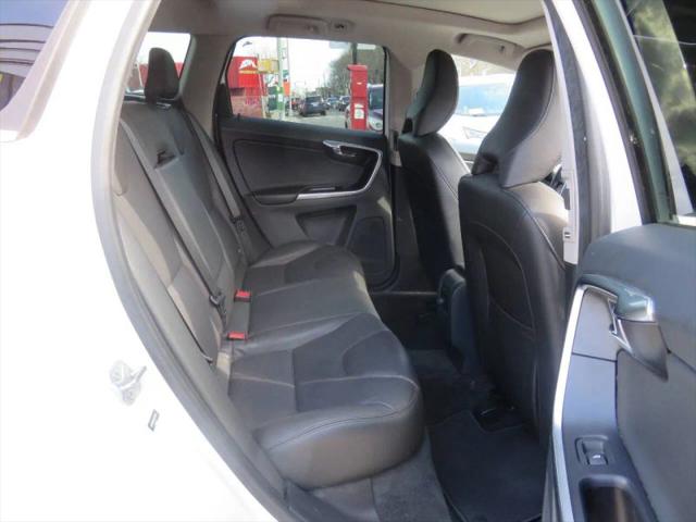 2016 Volvo XC60 T6 Drive-E Platinum