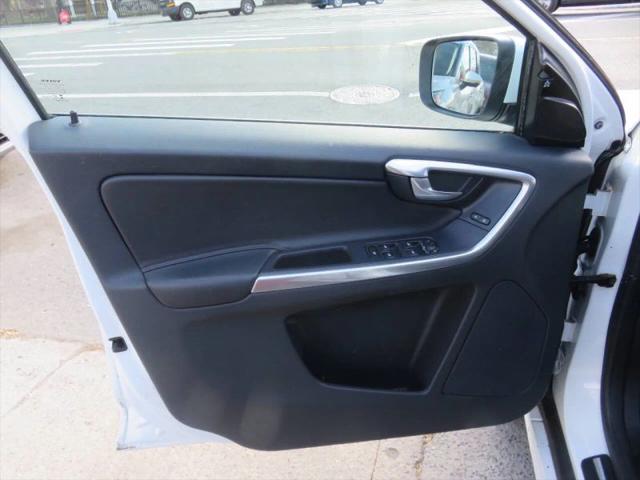 2016 Volvo XC60 T6 Drive-E Platinum