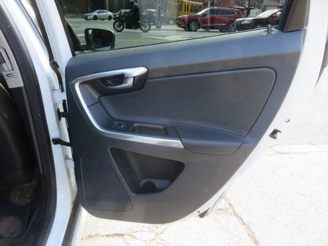 2016 Volvo XC60 T6 Drive-E Platinum