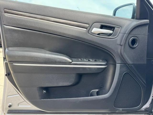 2015 Chrysler 300 Limited
