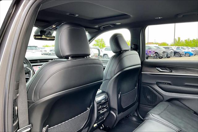 2026 Jeep Grand Cherokee L Altitude 4x4