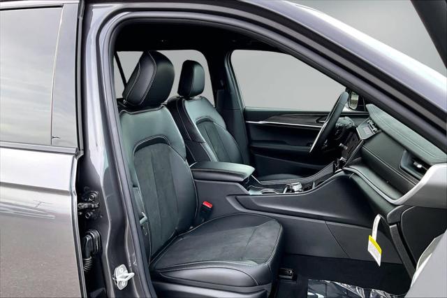 2026 Jeep Grand Cherokee L Altitude 4x4
