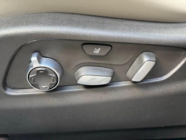 2023 Cadillac XT4 AWD Premium Luxury