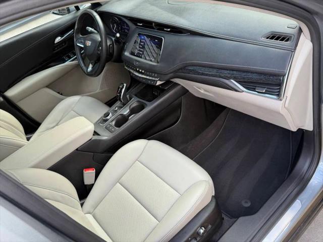 2023 Cadillac XT4 AWD Premium Luxury