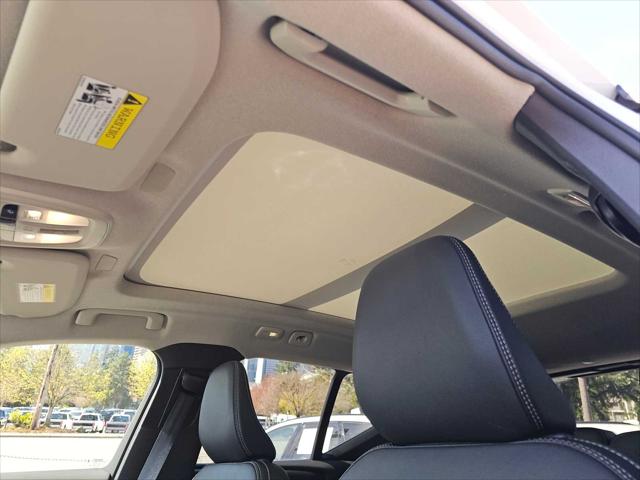 2025 Volvo XC40 B5 Core Bright Theme