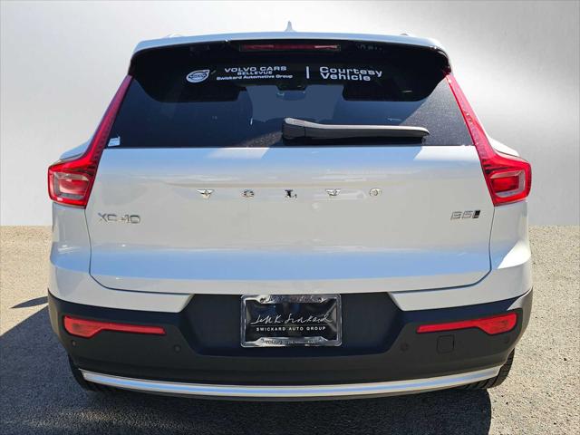 2025 Volvo XC40 B5 Core Bright Theme