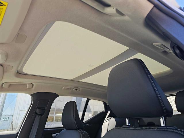 2025 Volvo XC40 B5 Core Bright Theme