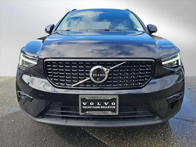 2025 Volvo XC40 B5 Plus Dark Theme