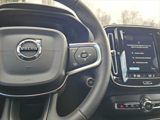 2025 Volvo XC40 B5 Plus Dark Theme
