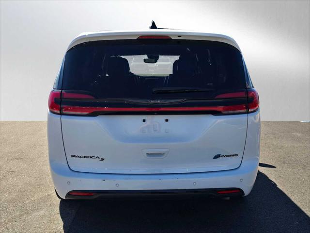 2024 Chrysler Pacifica Hybrid S Appearance Pkg