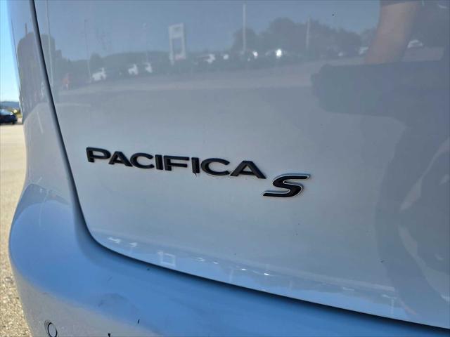 2024 Chrysler Pacifica Hybrid S Appearance Pkg