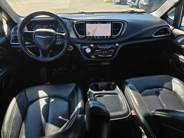 2024 Chrysler Pacifica Hybrid S Appearance Pkg