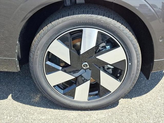 2025 Volvo XC60 Plug-In Hybrid Plus, T8 AWD Electric/Gasoline, Dark