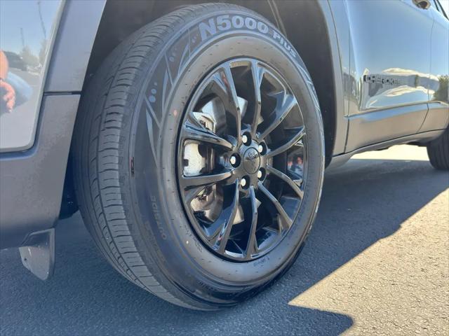 2023 Jeep Cherokee Altitude Lux 4x4