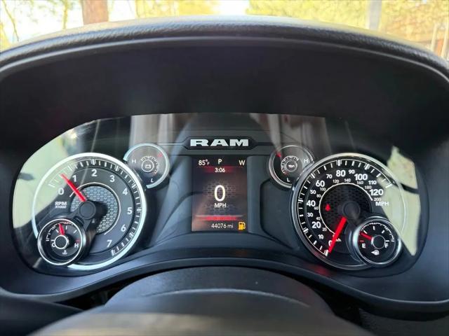 2025 Ram 1500 Tradesman Quad Cab 4x4 6'4" Box