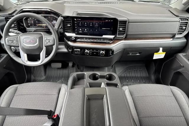 2026 GMC Sierra 2500HD Crew Cab, Standard Bed, SLE, 4WD