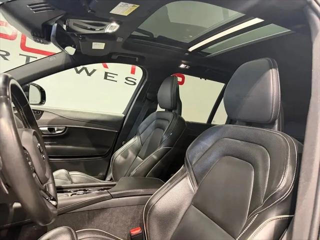 2020 Volvo XC90 T6 R-Design 7 Passenger