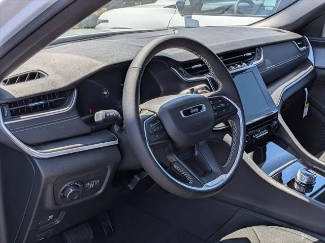 2026 Jeep Grand Cherokee L Laredo 4x2