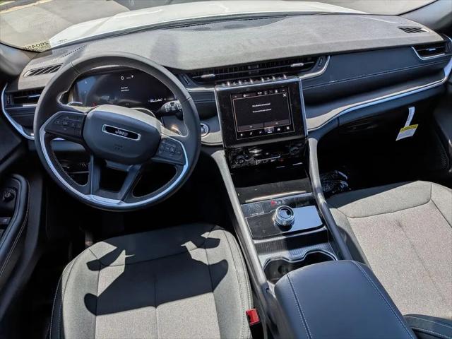 2026 Jeep Grand Cherokee L Laredo 4x2