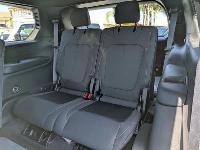 2026 Jeep Grand Cherokee L Laredo 4x2
