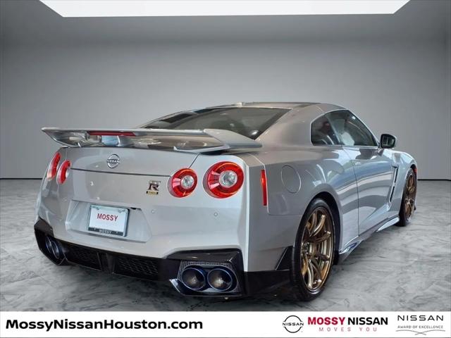2024 Nissan GT-R T-spec Dual-clutch 6-Speed Transmission