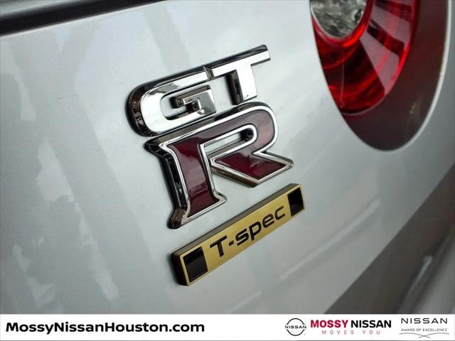 2024 Nissan GT-R T-spec Dual-clutch 6-Speed Transmission