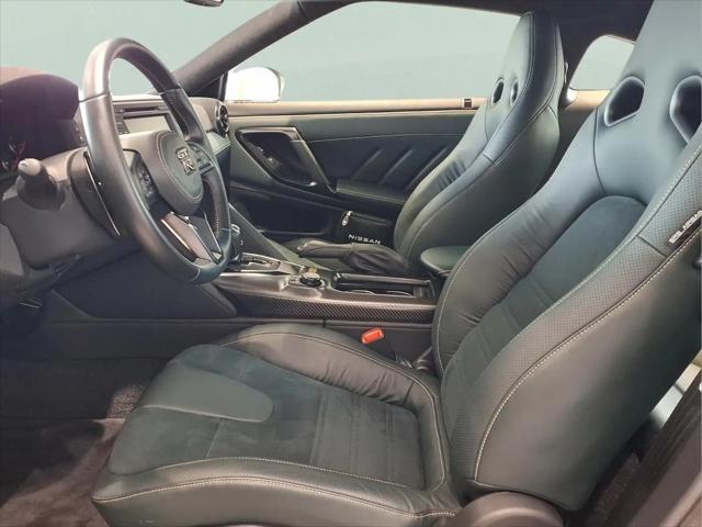 2024 Nissan GT-R T-spec Dual-clutch 6-Speed Transmission