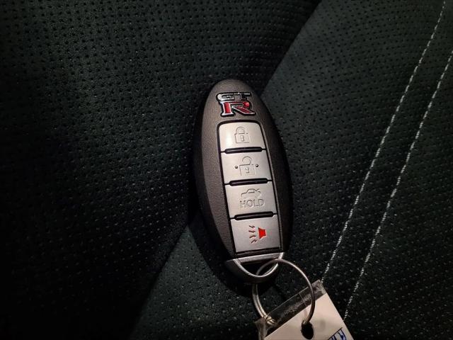 2024 Nissan GT-R T-spec Dual-clutch 6-Speed Transmission