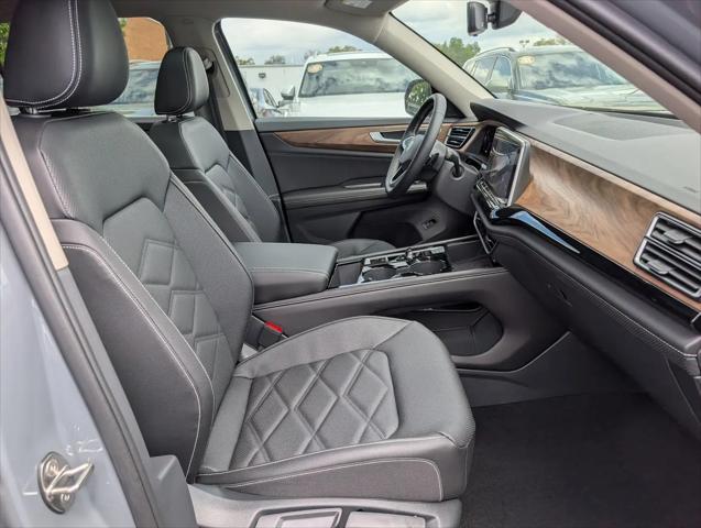 2026 Volkswagen Atlas SE with Technology