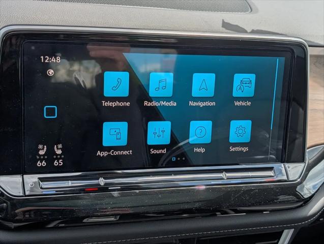 2026 Volkswagen Atlas SE with Technology