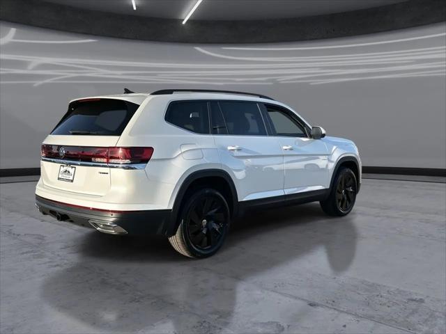 2026 Volkswagen Atlas SE with Technology