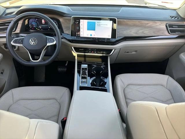 2026 Volkswagen Atlas SE with Technology