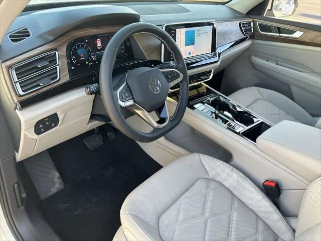 2026 Volkswagen Atlas SE with Technology