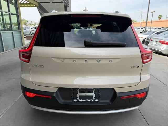 2025 Volvo XC40 B5 Core Bright Theme