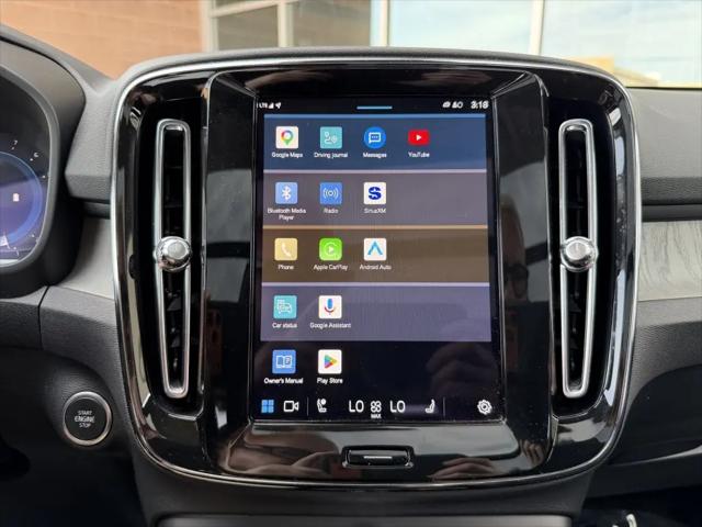 2025 Volvo XC40 B5 Core Bright Theme