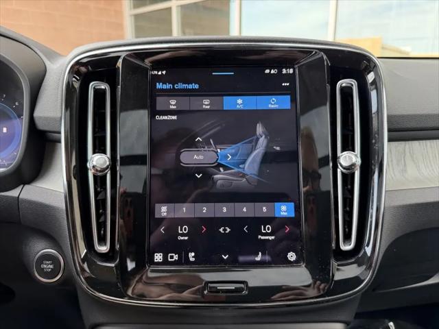 2025 Volvo XC40 B5 Core Bright Theme