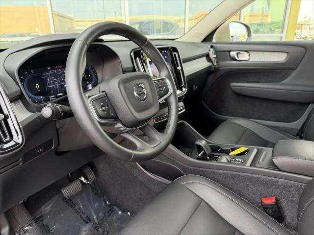 2025 Volvo XC40 B5 Core Bright Theme