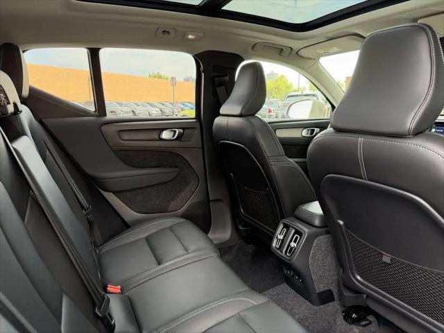 2025 Volvo XC40 B5 Core Bright Theme