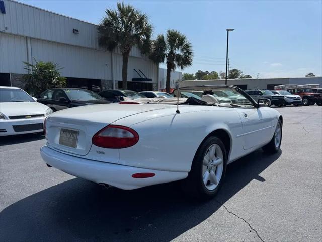 2000 Jaguar XK8 Standard