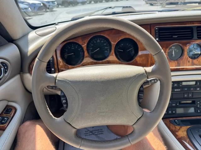 2000 Jaguar XK8 Standard