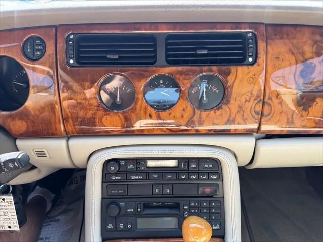 2000 Jaguar XK8 Standard