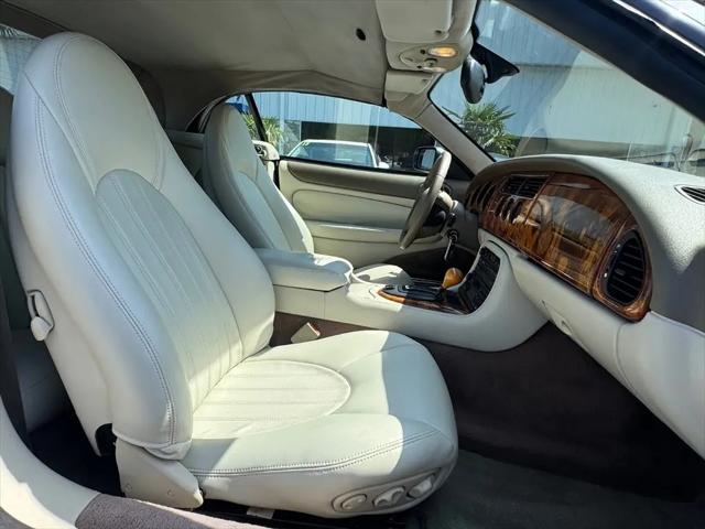 2000 Jaguar XK8 Standard